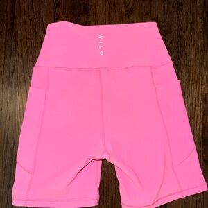 Wilo Size Small Hot Pink Biker Shorts